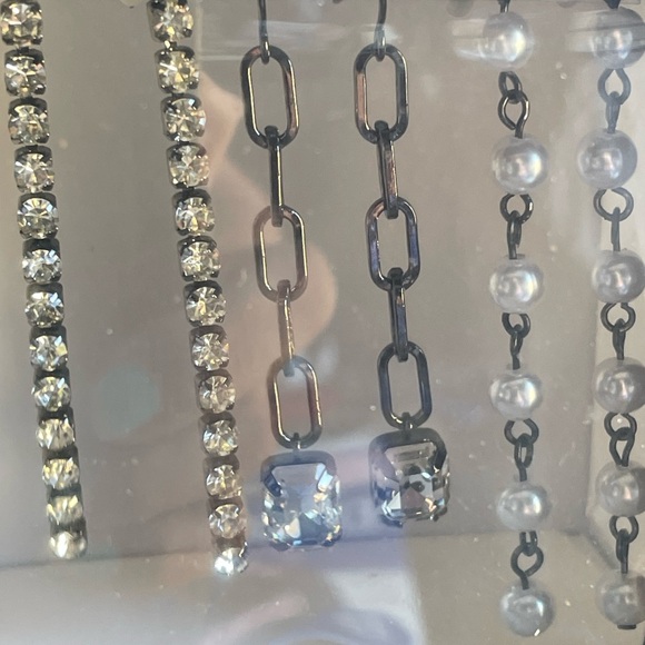 Jewelry - New Daisy Fuentes Elegant Silver and Black Chain boxed Earrings set